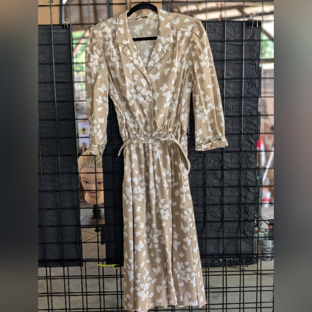 Vintage Elegant Tan and White Butterfly Dress